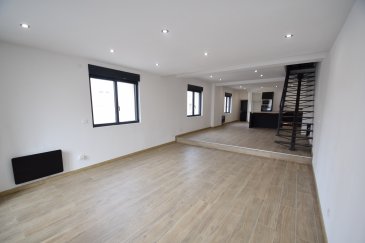 ImmoHouse vous propose cette superbe maison mitoyenne rénovée idéalement située à Koenigsmaker. 

Dispoisant d'une surface habitable de 168m², cette magnifique maison se compose de:

Au rez de chaussée:
- Un grand salon salle à manger avec cuisine ouverte 
- Une cuisine équipée ouverte sur la pièce de vie
- Un wc séparé
- Un garage
- Une cave

Au 1er étage:
- Un grand hall lumineux avec accès sur une terrasse
- 2 chambres à coucher
- Une salle de douche avec wc et fenêtre

Au 2ème étage:
- 2 chambres à coucher
- Une salle de douche avec wc et fenêtre

A cela s'ajoutent : un garage, une buanderie, une cave, une terrasse.

Magnifique maison coup de cœur à découvrir....

Infos et visites sur rdv