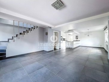 L'agence immobilière Immo-Contact vous propose cette opportunité rare sur le marché, deux maisons mitoyennes en un seul bien avec accès séparés de +/− 270 m² situées à Bergem, commune de Mondercange.

Idéal pour projet familial, projet de colocation ou investissement.

Idéalement situées, proche toutes commodités, écoles, parc, parking public et transports en commun, gare à 2 minutes en voitures.

Disposition de chaque espace dont l'une a été entièrement rénové en 2017 :

Description de la partie rénovée, au 1er étage :

- Hall d’entrée avec placard encastré
- Cuisine équipée ouverte avec ilot central, accès terrasse et jardin orientés plein Sud
- Séjour avec espace salle à manger

Au 2ème étage :

- Mezzanine pouvant être utilisée comme bureau ou espace de jeu 
- 3 Chambres à coucher dont une avec espace dressing
- Salle de douche avec espace buanderie et WC

Cette maison dispose également de deux garages et une cave.

L'autre partie de la maison est en bon état, offrant un fort potentiel d’aménagement selon vos envies.

Disponibilité immédiate !

Visites possibles en semaine et le samedi.

Contactez-moi dès maintenant au +352 621 391 355.

Estimation gratuite de votre bien en 48h: Appelez-nous au +352 26 311 992 ou écrivez à info@immocontact.lu.

 ---------- 
Immo-Contact real estate agency offers you this rare opportunity on the market, two terraced houses in one property with separate access of +/− 270 m² located in Bergem, commune of Mondercange.

Ideal for a family project, flat-sharing or investment.

Ideally located, close to all amenities, schools, park, public parking and public transport, train station 2 minutes away by car.

Layout of each space, one of which was completely renovated in 2017:

Description of the renovated part, on the 1st floor:

- Entrance hall with built-in cupboard
- Open-plan fitted kitchen with central island and south-facing terrace and garden
- Living room with dining area

2nd floor:

- 3 Bedrooms, one with dressing area
- Shower room with laundry area and WC

The house also has two garages and a cellar.

The other part of the house is in good condition, offering great potential for conversion as you wish.

Immediate availability!

Visits possible on weekdays and Saturdays.

Contact me now on +352 621 391 355.

Free valuation of your property within 48 hours: Call us on +352 26 311 992 or write to info@immocontact.lu.