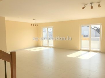 Magnifique Duplex situé au dernier étage d\'une résidence du quartier résidentiel de Bertrange et proche de toutes les commodités. (Luxembourg ville 15min, Belle Etoile 3min, Gare, Bus) <br><br>Spacieux et très lumineux, ce bien se compose comme suit : <br><br>Au premier étage : 1 hall d\'entrée, 1 très grand living de 50m² donnant un double accès à 1 grande terrasse, 1 cuisine totalement équipée séparée / accès vers la terrasse, 1 WC séparé.<br><br>Au deuxième étage : 2 chambres à coucher / accès terrasse, 1 chambre parentale avec 1 petite salle de douche / accès terrasse, 1 grande salle de bain équipée d\'une double vasque, 1 baignoire Whirlpool ainsi que 1 douche et 1 WC.<br><br>2 terrasses de 25m², 1 place de parking intérieur, 1 place de parking extérieur, 1 grande cave privative, 1 buanderie commune. <br><br>Chauffage au sol, volets électriques, Ascenseur, visiophone.<br><br>-	Disponibilité immédiate<br>-	2500€ de loyer <br>-	250€ de charges<br><br><br>Pour toute information supplémentaire ou visite éventuelle veuillez contacter Laura Pinot au +352 691 583 006 ou par mail info@ag-promotion.lu<br><br><br />Ref agence :3553633