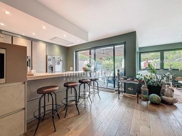 L'agence immobilière Immo-Contact vous propose ce magnifique appartement de standing de +/− 91m² situé à Belvaux, commune de Sanem.

Il bénéficie d’une situation idéale au cœur de la ville, dans l’un des quartiers les plus prisés et calmes de la commune, à proximité immédiate de l’église. Vous profitez ici d’un environnement résidentiel agréable tout en restant proche de toutes les commodités. Un emplacement recherché, alliant praticité et qualité de vie.

L'appartement, au rez-de-jardin d'une maison bi-familiale, se compose comme suit :

- Hall d'entrée
- Salon avec espace salle à manger et accès sur la terrasse et le jardin exposés Sud-Ouest
- Cuisine équipée ouverte avec espace débarras
- Une chambre à coucher et un espace bureau
- Salle de bain avec douche et WC
- WC séparés

Une cave avec emplacement machine à laver, deux parkings intérieur et un parking extérieur viennent compléter ce bien.

Actuellement, l’appartement dispose d’une grande chambre avec un espace bureau, mais à l’origine, lors de la construction et selon les plans, il comprenait deux chambres. Il est donc tout à fait possible de recréer cette configuration, avec une chambre d’environ 15m² et une seconde d’environ 10m².

À savoir :
- Aucuns travaux à prévoir
- Parquet en bois de chêne
- Matériaux de standing
- Disponibilité immédiate

Visites possibles en semaine et le samedi.

Pour toute information, contactez-moi au +352 621 794 938.
Estimation gratuite de votre bien sous 48h : +352 26 311 992 ou info@immocontact.lu

 ---------- 
Immo-Contact real estate agency offers you this magnificent luxury apartment of +/− 91m² located in Belvaux, commune of Sanem.

It benefits from an ideal location in the heart of the town, in one of the most sought-after and quiet districts of the commune, in the immediate vicinity of the church. Here, you'll enjoy a pleasant residential environment close to all amenities. A sought-after location, combining convenience and quality of life.

The apartment, on the garden level of a two-family house, is composed as follows:

- Entrance hall
- Living room with dining area and access to south-west-facing terrace and garden
- Open-plan fitted kitchen with storage area
- Bedroom and office area
- Bathroom with shower and WC
- Separate WC

A cellar with washing-machine space, two indoor parking lots and one outdoor parking lot complete this property.

At present, the apartment has one large bedroom with an office area, but originally, when it was built and according to the plans, it included two bedrooms. It is therefore entirely possible to recreate this configuration, with one bedroom of around 15m² and a second of around 10m².

Worth knowing:
- No work required
- Oak parquet flooring
- High-quality materials
- Immediate availability

Visits possible on weekdays and Saturdays.

For further information, please contact me on +352 621 794 938.
Free estimate of your property within 48 hours: +352 26 311 992 or info@immocontact.lu