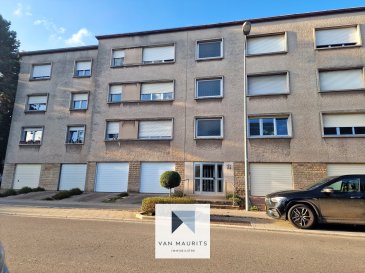 Studio à rénover dans un quartier tranquille de Esch-sur-Alzette. Ce bien, construit en 1976, se situe à l'arrière et au premier étage d'un immeuble de trois étages.

Le studio offre une surface habitable de 42 m², avec un séjour spacieux de 25 m² qui promet un espace lumineux et convivial. La cuisine, d'une superficie de 8 m², dispose d'un équipement de base comprenant un réfrigérateur, une cuisinière vitrocéramique et une hotte aspirante. L'agencement comprend également une salle de douche de 4 m² et un hall d'entrée de 4 m². Vous bénéficierez également d'une cave de 9 m² (N°5) pour un espace de rangement supplémentaire.

En ce qui concerne les revêtements, le sol est en carrelage dans la cuisine, le hall d'entrée et la salle de douche, tandis que le séjour est revêtu de laminé. Les murs de la cuisine et de la salle de douche sont également carrelés. Les fenêtres sont en châssis aluminium, avec double vitrage et volets manuels. Le chauffage est assuré par des radiateurs fonctionnant par chaudière au gaz.

Ce studio représente une belle opportunité pour ceux qui cherchent un cadre de vie agréable tout en étant à proximité des commodités. Ce bien à rénover offre un potentiel intéressant pour les investisseurs ou les primo-accédants désireux de créer un espace à leur goût.

N'attendez plus pour visiter ce studio plein de promesses ! Pour plus d'informations ou pour organiser une visite, contactez-nous dès aujourd'hui.

Personne responsable du bien :

Yuliana Dimitrova
Tel: +352661 50 27 19
email: yuliana@vanmaurits.lu

