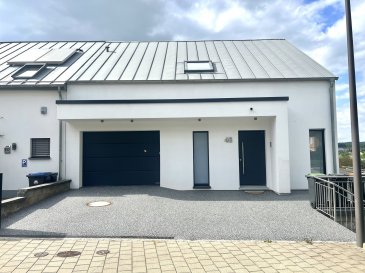 MANSO IMMO vous propose en exclusivité magnifique maison libre de 3 côtés. Idéalement située, cette maison vous offre une qualité de vie supérieure avec 4 chambres et une sublime pièce de vie.
Construite en 2017 et avec une classe énergétique B, vous serez comblés par les vastes volumes offerts.

Érigée sur une parcelle de 3a56ca elle se compose comme suit:

- Au rez-de-chaussée vous avez accès par l'entré principale ou un vaste hall d'entrée vous attend avec des armoires incorporées ou par le garage pouvant accueillir largement 1 grande voiture et motos. Nous y trouvons également avec une vue dégagée et admirable une suite parentale avec dressing, salle de bains complète avec baignoire et douche.

- Au premier étage et niveau le plus supérieur vous y trouverez grâce a un accès par de larges escaliers un spacieux hall de nuit, 2 chambres à coucher, un local technique / stockage et une autre spacieuse pièce de 30m2 à terminer. Cette pièce pourra être adapté à tous vos besoins soit une suite parentale supplémentaire soit une chambre et une salle de bains séparée etc.

- Au rez-de-jardin vous serez bluffés par la pièce de vie avec 55m2 donnant accès à une belle terrasse et au jardin idéalement exposés à la lumière du soleil. La cuisine est totalement équipée et dispose d'un cellier supplémentaire.
Une salle de douche, une buanderie ainsi qu'un local de stockage complètent cette offre. La terrasse elle a un sol en résine et est accessible également par une entrée extérieure.

Avec chauffage au sol dans toute la maison, des fenêtres en triple vitrage avec volets électriques et une belle hauteur aux plafonds, vous serez comblés surtout dans la pièce à vie de ses baies vitrées qui nous baignent de lumière.

Toutes les indications sont basées exclusivement sur les informations mises à notre disposition par nos clients. Nous n'assumons aucune garantie quant à l'exactitude et l'actualité de ces indications.

Les prix affichés s'entendent frais d'agence inclus de 3% + 17%TVA. Les honoraires d'agence sont à charge des vendeurs.

Pour plus d'informations, photos ou convenir d'un rendez-vous, vous pouvez nous contacter au :
+352 24 51 33 79 info@mansoimmo.lu


MANSO IMMO bietet Ihnen exklusiv ein wunderschönes freistehendes Haus mit drei Seiten an. In idealer Lage bietet Ihnen dieses Haus eine hohe Lebensqualität mit 4 Schlafzimmern und einem erhabenen Wohnbereich.
Erbaut im Jahr 2017 und mit einer Energieeffizienzklasse B, werden Sie von den angebotenen großzügigen Volumen begeistert sein.

Das Haus wurde auf einem Grundstück von 3a56ca errichtet und setzt sich wie folgt zusammen:

- Im Erdgeschoss haben Sie Zugang über den Haupteingang, wo Sie eine große Eingangshalle mit Einbauschränken erwartet, oder über die Garage, die Platz für ein großes Auto und Motorräder bietet. Hier befindet sich auch eine Master-Suite mit Ankleidezimmer und einem Badezimmer mit Badewanne und Dusche.

- Im ersten und obersten Stockwerk finden Sie über eine breite Treppe einen geräumigen Schlafbereich, 2 Schlafzimmer, einen Technik-/Lagerraum und einen weiteren geräumigen Raum von 30m2, der noch fertiggestellt werden muss. Dieser Raum kann an alle Ihre Bedürfnisse angepasst werden, entweder als zusätzliche Master-Suite oder als separates Schlafzimmer und Badezimmer etc.

- Im Gartengeschoss werden Sie von dem 55m2 großen Wohnraum mit Zugang zu einer schönen Terrasse und einem Garten, die ideal dem Sonnenlicht ausgesetzt sind, beeindruckt sein. Die Küche ist komplett ausgestattet und verfügt über einen zusätzlichen Abstellraum.
Ein Duschbad, eine Waschküche sowie ein Lagerraum vervollständigen dieses Angebot. Die Terrasse hat einen Harzboden und ist ebenfalls über einen Außeneingang zugänglich.

Mit Fußbodenheizung im ganzen Haus, dreifach verglasten Fenstern mit elektrischen Rollläden und hohen Decken, werden Sie vor allem im Wohnbereich von den lichtdurchfluteten Fenstern begeistert sein.
Alle Angaben basieren ausschließlich auf Informationen, die uns von unseren Kunden zur Verfügung gestellt wurden. Wir übernehmen keine Gewähr für die Richtigkeit und Aktualität dieser Angaben.

Die angezeigten Preise verstehen sich inklusive Maklergebühren von 3% + 17%MwSt. Die Maklergebühren sind von den Verkäufern zu tragen.

Für weitere Informationen, Fotos oder um einen Termin zu vereinbaren, können Sie uns kontaktieren unter :
+352 24 51 33 79 info@mansoimmo.lu


MANSO IMMO offers you an exclusive, magnificent 3-sided freehold house. Ideally located, this house offers superior quality of life with 4 bedrooms and a sublime living room.
Built in 2017 and with an energy class B, you'll be delighted by the vast volumes on offer.

Set on a 3a56ca plot, the house is composed as follows:

- On the first floor you have access via the main entrance, where a vast hall awaits you with built-in cupboards, or via the garage with ample space for 1 large car and motorcycles. There's also a master suite with dressing room and full bathroom with bath and shower.

- On the first and highest floor, accessed by wide staircases, you'll find a spacious night hall, 2 bedrooms, a technical/storage room and another spacious 30m2 room to be finished. This room can be adapted to suit all your needs, from an additional master suite to a bedroom and separate bathroom.

- On the garden level, you'll be blown away by the 55m2 living room with access to a beautiful terrace and garden ideally exposed to sunlight. The kitchen is fully equipped and has an additional pantry.
A shower room, laundry room and storage room complete the offer. The terrace has a resin floor and is also accessible via an outside entrance.

With underfloor heating throughout, triple-glazed windows with electric shutters and high ceilings, you'll be delighted with the light-filled living room.
All details are based exclusively on information provided by our customers. We accept no liability for the accuracy or up-to-dateness of these details.

Prices shown include 3% agency fee + 17% VAT. Agency fees are payable by the seller.

For further information, photos or to arrange an appointment, please contact us on :
+352 24 51 33 79 info@mansoimmo.lu
