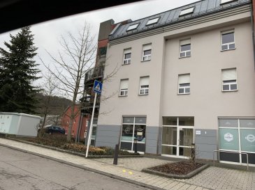 Mullendorf Vente  - Appartement     840 000 € Bel appartement à vendre au centre de Steinsel/Mullenbach.  Il comprend  3 chambres à coucher,  un hall d'entrée spacieux, un WC séparés, un très grand living lumineux, une cuisine équipée séparée, une salle de bains avec douche et baignoire, une terrasse couverte style véranda, un débarras, un grenier ainsi qu'une cave.
ASCENSEUR
le prix de vente pour l'appartement sans garage est de  840.000€.
Possibilité d'acquérir un double garage
