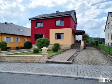 L'Immobilière de l'Attert vous propose cette belle maison individuelle à vendre dans le village de Mertzig, proche de toutes commodités.

La maison d'une surface habitable de +/- 140m² sur un terrain de 10,25 ares se compose de:

Rdch:
- spacieux hall d'entrée
- grand séjour / salle à manger
- belle cuisine équipée séparée
- débarras ou petit bureau
- wc séparé.

1er étage:
- 3 belles chambres à coucher
- salle de douche 
- débarras.

Grenier pour stockage.

Le sous-sol est composé d'une buanderie, chaufferie, garage 1 voiture, cave.

A l'extérieur vous trouverez 2 abris de jardin en bois ainsi qu'un deuxième abris de jardin en pierre de +/- 50m² avec lavabo, wc, courant qui peut-être utilisé pour garage, atelier, hobby,......

Un coup de cœur pour cette belle propriété ?

Ne manquez pas l'opportunité d'acquérir cette maison exceptionnelle.

Pour plus d'informations ou pour visiter cette propriété, contactez-nous au +352 23 62 90 20 ou sur immo@immoaida.lu

Consultez nos biens sur www.immoaida.lu