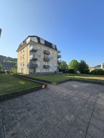 A VISITER !!!!

Immo Nordstrooss vous propose un appartement charmant de +/- 87m2 à vendre à Ettelbruck.

Ce beau appartement est composé comme suit:

- 2 chambres à coucher lumineuse
- une cuisine équipée
- une grande pièce de vie donnant vers la balcon
- une salle de bain

De plus, une place de parking intérieure et une cave privative sont comprises dans le prix de vente.

L'appartement est au 3ème d'une résidence située à l'entrée d'Ettelbruck, directement accessible sans devoir traverser le centre-ville et proche d'un arrêt de bus.
Non loin de l'appartement se trouvent également un fitness, une pompe à essence, une crèche ou encore des commerces. La gare d'Ettelbruck se trouve environs à 15 minutes à pied.

Pour plus de renseignements ou une visite veuillez nous contacter au 691 850 805.
Proposition de crédit/financement à taux compétitif d'une banque luxembourgeoise incluse dans nos services gratuit.