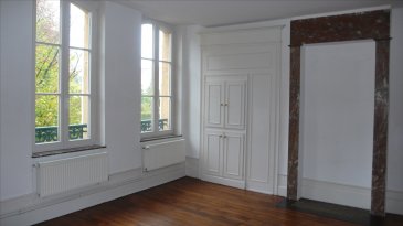 À louer – Bel appartement F3 au cœur de la ville

Idéalement situé en plein centre-ville, cet agréable appartement de type F3 offre une surface de 75 m² et de beaux espaces de vie.

Il se compose d’un séjour lumineux avec cuisine, de deux chambres, d’une salle de bain ainsi que de WC séparés. Vous apprécierez également le parquet, qui apporte charme et caractère à l’ensemble du logement.

Le logement est équipé d’un chauffage individuel au gaz, permettant une gestion autonome de votre consommation.

 Disponibilité : à partir du 30 avril 2026

Un appartement confortable et idéalement placé, parfait pour profiter de la vie en centre-ville.

Pour plus d’informations ou organiser une visite, n’hésitez pas à nous contacter.