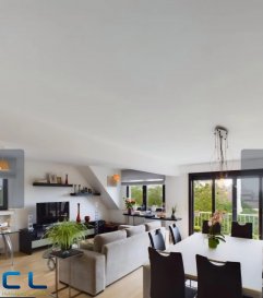 Nous vous présentons en exclusivité ce superbe appartement-duplex, situé au deuxième et dernier étage d'une petite résidence intimiste de seulement quatre unités, édifiée sur un terrain de 8 ares.

D'une surface totale d'environ 160 m², ce bien lumineux et parfaitement entretenu se compose comme suit :
Au niveau principal :
- Un hall d'entrée accueillant, une cuisine entièrement équipée, un WC séparé, une chambre à coucher, ainsi qu'un spacieux salon?salle à manger offrant un accès direct à la terrasse avec une agréable vue sur le jardin.
À l'étage :
- Une grande salle de bain équipée d'une douche et d'une baignoire, une chambre à coucher, un bureau, ainsi qu'une suite parentale disposant de son propre dressing.
 L'appartement séduit par ses finitions soignées, sa belle luminosité et son excellent état général. Il est disponible rapidement.
Complètent ce bien :
Une cave, un garage fermé avec un emplacement de parking extérieur, un beau jardin commun, entièrement clôturé, garantissant calme et intimité.

Situation privilégiée, idéale pour les amateurs de confort et de tranquillité.
Village résidentiel calme, ambiance tranquille, environnée par la nature.

-Commerces de proximité à Mondercange ,Foetz, Wickrange, avec supermarchés, restaurants, médecins, pharmacies, poste et autres services.
-Crèche locale, écoles primaires et structures scolaires sont présentes à Mondercange / Pontpierre. 
-Bus régulier depuis l'arrêt Bergem/Centre vers Bettembourg, Esch-sur-Alzette et Luxembourg-Ville.  Accès rapide aux autoroutes (A4, A13).
- Proximité de grandes villes (~15 min de Luxembourg-Ville en voiture)
- Convient particulièrement aux familles ou à ceux qui recherchent un mode de vie plus tranquille.

Les frais d'agence sont inclus dans le prix de vente et sont à charge du vendeur. 
Pour toute demande de visite ou informations complémentaires, n'hésitez pas à nous contacter au 265341 ou directement notre agent Mme VEIGAS au 621 505 621 ou par mail au cristina.veigas@cl-immo.lu