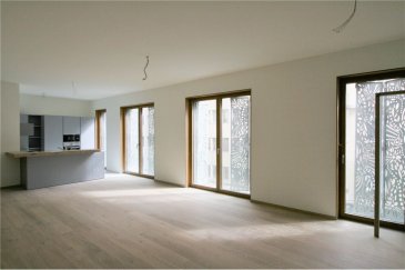 Bel appartement 2 chambres neuf<br>RE/MAX, spécialiste de l\'immobilier à Luxembourg vous propose ce splendide appartement dans une résidence nouvellement construite.

Idéalement situé, sur le plateau Bourbon, dans la résidence Lumen, cet appartement de 115m² (appt n°3) vous propose :

- un vaste hall d\'entrée équipé d\'un placard intégré
- deux chambres 
- un dressing ( équipé )
- une salle de bain et une salle de douche
- un WC séparé ainsi qu\'une buanderie
- une lumineuse pièce à vivre de quasi 50m² avec sa cuisine équipée ouverte

Cet appartement, disponible dès le 01/05/2018 vous propose des prestations haut de gamme : triple vitrage extérieur alu et intérieur bois huilé, sols en parquet massif en chêne huilé, carrelages de luxe dans les salles d\'eau.

N\'hésitez pas à nous contacter pour tout complément d\'information ou convenir d\'une visite.

<br>