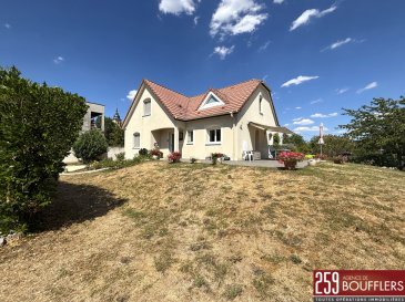 EXCLUSIVITE CHAMPIGNEULLES PROCHE NANCY / MAISON AVEC GARAGE.  En Exclusivité ! Sur la commune de CHAMPIGNEULLES, aux portes de NANCY, découvrez cette maison familiale alliant volumes, confort et qualité de vie. Située dans un environnement résidentiel calme et recherché, cette maison individuelle construite en 2001 offre 180m2 habitables, répartis sur trois niveaux. Parfaitement entretenue, elle séduira les familles en quête d'espace, de fonctionnalité et d'un cadre de vie agréable, tout en restant à quelques minutes seulement de NANCY. Accessible par une allée avec portail motorisé, elle se compose de la façon suivante : au rez-de-chaussée : une entrée avec placard qui dessert un espace de vie lumineux (salon, séjour, salle à manger) avec accès direct à la terrasse et au jardin, créant une belle continuité entre la maison et l'extérieur, une cuisine indépendante équipée, également avec accès direct à la terrasse et au jardin, idéal pour profiter des beaux jours, une buanderie, un WC indépendant, ainsi qu'une véritable suite parentale disposant de sa salle de bains privative avec douche et baignoire, complétée par un espace dressing. À l'étage : une agréable mezzanine aménagée en bureau offre un espace de travail ou de lecture particulièrement apprécié, deux belles chambres, une pièce de rangement, une salle d'eau, ainsi qu'un second WC indépendant. Le sous-sol semi-enterré constitue un véritable atout supplémentaire. Il comprend une pièce pouvant être aménagée selon vos envies, une seconde pièce actuellement utilisée comme salle de jeux avec billard, pouvant laisser libre court à votre imagination, des caves, une chaufferie, ainsi qu'un vaste garage avec porte motorisée intégrant un espace atelier, parfait pour les amateurs de bricolage ou pour bénéficier d'un volume de stockage supplémentaire. À l'extérieur, la maison bénéficie d'une agréable terrasse équipée d'un store, d'une petite cour à l'arrière et d'un jardin privatif entièrement clos et arboré, offrant un cadre verdoyant. Les passionnés de jardinage apprécieront le potager soigneusement entretenu, ainsi que la cuve enterrée de récupération des eaux de pluie, véritable atout écologique et économique. Cette maison bénéficie de prestations de qualité avec un système d'alarme et un chauffage au sol alimenté par une chaudière à condensation, garantissant un excellent confort thermique. Son classement énergétique DPE C témoigne également de ses bonnes performances énergétiques. Idéalement située, offrant un cadre de vie apprécié entre nature et ville très proche du Parc du Château, vous profiterez de la proximité immédiate des écoles, commerces, services de santé, équipements sportifs et transports en commun, avec un accès rapide aux grands axes routiers et au centre de NANCY. www.agencedeboufflers.fr
Les informations sur les risques auxquels ce bien est exposé sont disponibles sur le site Géorisques : www.georisques.gouv.fr