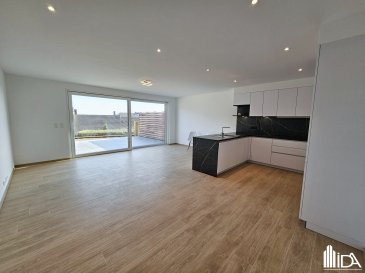 L'Immobilière de l'Attert vous propose en location ce bel appartement à Perlé, commune de Rambrouch.

L'appartement situé dans une nouvelle résidence, 1ère occupation, d'une surface habitable de 78,19 m² au rdch se compose de:

- hall d'entrée avec coin vestiaire
- spacieux séjour / salle à manger avec coin cuisine équipée, sortie sur terrasse de +/-23,41 m² et jardin commun
- débarras avec lave et sèche-linge
- wc séparé
- salle de douche avec double lavabos
- 2 chambre à coucher.

L'appartement dispose d'une cave et de 2 emplacements de parkings intérieurs.

Loyer : 1 750€
Charges : 200€
Caution : 2 mois de loyer
Frais d'agence : 1 mois de loyer + TVA (partagé 50/50 entre locataire et bailleur)

Ce bien vous intéresse ! Merci de remplir le 