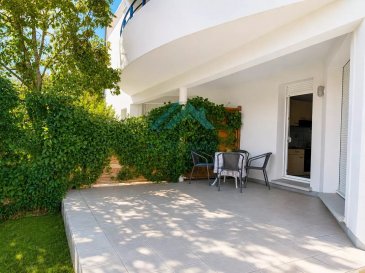 Belardimmo vous propose à la vente cette appartement de 63m² en RDC avec terrasse dans la commune de Mondorff en France à 2 minute à pieds de la frontière Luxembourgeoise.

l'appartement se compose come suit: 

-Hall d'entrée
-cellier
-WC séparer
-cuisine séparée avec accès terrasse
-séjour
-chambre à coucher
-dressing
-salle de douche avec emplacement machine à laver

l'appartement est vendu avec un emplacement de parking intérieur.

Si ce bien vous intéresse veuillez contacter l'agence par e-mail: contat@belardimmo.lu ou par téléphone au : +352 26 54 31 48

 ---------- 
Belardimmo bietet Ihnen diese 63m² große Erdgeschosswohnung mit Terrasse in der Gemeinde Mondorff in Frankreich zum Verkauf an, nur 2 Gehminuten von der luxemburgischen Grenze entfernt.

Die Wohnung besteht aus:

-Eingangsflur
-Kellerraum
-getrennte Toilette
-getrennte Küche mit Terrasse Zugang
-Wohnzimmer
-Schlafzimmer
-Garderobe
-Dusche mit Waschmaschinenanschluss

Die Wohnung wird mit einem überdachten Parkplatz verkauft.

Wenn Sie an dieser Immobilie interessiert sind, kontaktieren Sie bitte die Agentur per E-Mail: contat@belardimmo.lu oder telefonisch unter: +352 26 54 31 48

 ---------- 
Belardimmo offers for sale this 63m² apartment on the ground floor with terrace in the municipality of Mondorff in France, 2 minutes walk from the Luxembourg border.

The apartment is composed as follows: 

- Entrance hall
- Cellar
- Separate toilet
- Separate kitchen with access to terrace
- Living room
- Bedroom
- Dressing room
- Shower room with washing machine space

The apartment is sold with an indoor parking space.

If you are interested in this property, please contact the agency by email: contat@belardimmo.lu or by phone: +352 26 54 31 48