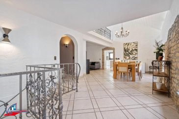 VIP Promotions s.a. vous propose en exclusivité ce magnifique appartement-triplex, entièrement meublé, d'une surface utile d'environ 140 m², avec entrée indépendante dans une résidence de 2 unités.

Le bien se compose comme suit :

Rez-de-chaussée :

- Hall d'entrée

Premier étage :

- Living / salle à manger avec poêle à bois
- Cuisine indépendante, complètement équipée
- Buanderie
- Débarras
- WC séparée

Deuxième étage :

- Mezzanine pouvant servir de bureau
- 2 chambres à coucher
- Salle de bains munie de douche et baignoire

Divers :

- 1 emplacement de parking extérieur
- appartement complètement meublé incluant tout appareil ménager tels que machine à laver, fer à repasser, aspirateur, ainsi que les ustensiles et couverts de cuisine et tout le nécessaire pour la literie

Loyer + charges fixes : 2.450,00.-€
Autres charges à la charge du locataire : consommation d'électricité et enlèvement des déchets
Caution : 4.900,00.-€
Commission d'agence : 3.866,50.-€ (2.450,00.-€ + 17% TVA) à partager par moitié, soit 50/50, entre bailleur et locataire

Proche de toutes commodités, des grands axes routiers et à proximité de toutes les infrastructures nécessaires.

Pour plus de renseignements ou pour une prise de rendez-vous, veuillez nous contacter au numéro +352 691 901 219 ou par e-mail sur info@vippromotions.lu.

Suivez-nous sur Facebook pour recevoir nos informations en continu.