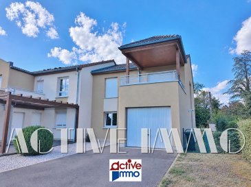 Maison Metzervisse 4 pièce(s) 102 m2. MAISON EN RÉSIDENCE SÉCURISÉE ! SECTEUR RECHERCHÉ CALME ET AGRÉABLE !

Sur la commune de Metzervisse, à proximité de Thionville et du Luxembourg et de ses commodités, commerces, grandes surfaces et axes autoroutiers A30 et A31, devenez propriétaire de cette charmante maison très bien entretenue.

Situé au sein d'une résidence sécurisée en impasse, nommée 'Domaine des Marronniers', offrant un environnement calme et agréable au coeur du lotissement, de construction de 2008, mitoyenne d'un seul côté, la maison se compose de près de 112,20m² habitables, sur une parcelle de 330m².

Au rez de chaussée, vous apprécierez l'espace de vie de prés de 43m² composée d'un salon-séjour de 35m² avec ses nombreuses ouvertures sur le jardin sans vis à vis apportant une belle luminosité et communiquant avec la cuisine de plus de 8m². 
En complément, pour votre confort au rdc, placard dans le sas d'entrée, 1 wc / salle d'eau / buanderie, ainsi qu'un accès direct au garage.

A l'étage, vous disposez de 4 confortables chambres (entre 10,80m² et 13,40m²), dont 1 avec une terrasse privative couverte de 9m² exposé plein Sud, ainsi qu'une salle de bain équipée d'une baignoire + douche + Wc.

DV PVC + VOLETS roulant manuel et elec / CHAUDIÈRE GAZ Viessmann 2021 / Tout à l'égout / Fibre / Jardin plat et clos

Résidence en copropriété, gérée par EVEL IMMOBILIER : Charges mensuelles d'environ 60€/mois comprenant électricité des parties communes, avance sur eau des communs, contrat de maintenance compteur eau froide + Espace verts +  Portail + entretien chaudière, frais de syndic, assurance copro et fonds de travaux.
Aucune procédure en cours

DPE réalisé le 26/05/2026 : logement classé C pour 106kwh/m²/an ainsi que C pour les émissions de gaz à effet de serre pour 21 kg co²/m²/an.
Montant estimé des dépenses annuelles d'énergie pour un usage standard : entre  1 240€ et 1 720€ par an. Prix moyens des énergies indexés sur l'année 2021, 2022, 2023 (abonnements compris)
Les informations sur les risques auxquels ce bien est exposé sont disponibles sur le site Géorisques : www.georisques.gouv.fr ».

A VISITER SANS TARDER ! 
Frais d'agence à charge vendeur
Votre conseiller Immobilier : Marie PETITFRERE : 06 95 67 68 76
Copropriété de 50 lots - dont 42 lots habitation. (Pas de procédure en cours).
Charges annuelles : 728.00 euros.