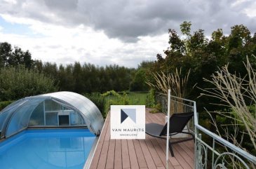 ***Prix négociable*** ***Affaire à saisir***

Située dans le village d'Oetrange, cette maison libre de quatre côtés à rafraîchir est érigée sur un beau terrain de 11,05 ares avec une vue exceptionnelle à l’arrière de la maison (orientée Sud-Ouest). 

Elle possède une grande piscine sans aucun via à vis, plusieurs terrasses, un grand jardin arboré et clôturé, idéale pour une famille. Le grenier isolé et non aménagé offre un espace supplémentaire avec un grand potentiel.

Elle présente une surface habitable de ± 153 m² pour une surface totale de ± 389 m² et se compose comme suit.

Le rez-de-chaussée, comprend un hall d'entrée de ± 12 m², un couloir ± 2 m² avec vestiaire encastré, un séjour de ± 40 m² ouvert sur la salle à manger (avec cheminée), donnant accès par des portes fenêtres à la terrasse ± 23 m² ainsi qu’à la piscine et au jardin (orienté Sud-Ouest), une cuisine ± 12 m², équipée et aménagée (four, cuisinière à induction, 2 hottes aspirantes, friteuse intégré au plan de travail, frigo, congélateur, lave-vaisselle, plan de travail, nombreux rangements,…), donnant également accès à la terrasse, la piscine et au jardin, un palier de nuit ± 6 m², 3 chambres ± 14, 14 et 16 m², une salle de douche ± 7 m² (douche, double vasque, chauffe-serviette, nombreux rangements) ainsi qu’un wc séparé ± 2 m² (lave-mains).

Le sous-sol, avec une partie au rez-de-jardin, se compose d’un couloir ± 8 m², d’une chambre de visite ± 13 m², d’un sauna ± 13 m² douche, lavabo, wc, espace buanderie), d’une salle multifonctionnelle ± 23 m² (actuellement une salle de musique avec une isolation acoustique), d’un double garage ± 46 m², de 2 caves ± 11m² chacune, d’une chaufferie ± 11 m² (chaudière au gaz de 2011), d’un local technique exclusivement pour la piscine ± 10 m², d’une annexe ± 12 m² pour rangements d’outils de jardin ainsi que d’une terrasse ± 25 m²

L’offre se complète avec un grenier isolé (non aménagé) pouvant offrir un étage supplémentaire à la maison, des emplacements de voitures devant la maison ainsi grand jardin arboré, piscine, potager, serre, arbres à fruits.

Détails complémentaires
- Disponibilité de suite;
- Plusieurs terrasses, grand jardin arboré, piscine, potager, serre, arbres à fruits;
- Châssis Bois, double vitrage, volets manuels, marquise électrique;
- Chauffage au Gaz, chaudière de 2011, chauffage par radiateurs ;
- CPE: G-H;
- Nouvelle d’entrée sécurisée et du garage;
- A proximité de l'autoroute, transports publics et de toutes commodités, Restaurants, commerces, écoles, boulangerie, boucherie, ...

Agent responsable: Nora Avdic au +352 691 136 875 ou nora@vanmaurits.lu