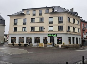 Immeuble de rapport entièrement rénové au cœur de Wasserbillig

Damm Promotions a le plaisir de vous présenter ce superbe immeuble de rapport entièrement rénové, situé en plein centre-ville de Wasserbillig.

L'immeuble bénéficie d'un taux d'occupation de 100 % et se compose comme suit :
- 1 commerce au rez-de-chaussée, loué à un restaurant
- 8 chambres meublées
- 7 appartements
- 3 emplacements de parking extérieurs
- 2 garages

?? Revenus locatifs annuels

Commerce : 54.000 €

Chambres meublées : 87.360 €

Appartements : 113.520 €

Emplacements et garages : 8.100 €

?? Revenus locatifs annuels totaux : 262.980 €
?? Rendement annuel brut : 5,70 %

?? Plans et documents disponibles sur demande.

?? Pour toute demande d'informations complémentaires ou pour organiser une visite sur place, veuillez nous contacter :
?? dammpromolux@gmail.com

?? +352 691 333 378