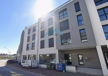 Belardimmo vous propose de découvrir ce superbe local professionnel de 80 m² situé au cœur de Mondorf-les-Bains, dans un immeuble récent et soigné. Il se compose de d'un grand espace spacieux et lumineux, idéales pour accueillir votre activité professionnelle dans un cadre agréable et fonctionnel. Les grandes baies vitrées en aluminium apportent une belle luminosité naturelle tout au long de la journée.

Ce local est entièrement équipé des dernières technologies pour votre confort : climatisation, thermostat connecté, ventilation double flux, triple vitrage et porte sécurisée. La qualité de l’isolation et des équipements assure un environnement de travail optimal, été comme hiver, dans un souci d’efficience énergétique.

La sécurité et la modernité sont également au rendez-vous avec un système de vidéophone et une porte d’entrée blindée. Facile d’accès et bénéficiant d’une visibilité optimale, ce local conviendra parfaitement à une profession libérale, un bureau ou tout autre projet souhaitant s’implanter dans une adresse privilégiée à Mondorf-les-Bains.

Pour toutes informations veuillez contacter l'agence BELARDIMMO par téléphone au +352 26543148 ou par email : contact@belardimmo.lu