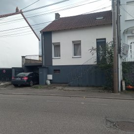 Maison FORBACH

FORBACH

Belle maison mitoyenne d 1 côté, rénovée, de 83 m² comprenant au RDC une cuisine équipée donnant sur une véranda, 1 beau séjour, 1 chambre A l'étage 3 chambres, 1 salle de bains. Une cave, 1 garage, dépendances, un terrain d'environ 7 ares

 Le prix est 158000 frais d'agence inclus