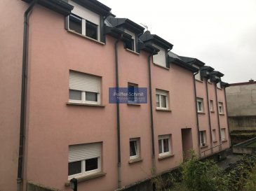 Nous vous proposons un joli appartement au coeur d\'Aspelt Commune de Frisange, situé dans une rue calme.<br>Il est agencé comme suit :<br><br>Au rez-de-chaussée du bâtiment avec Hall d\'entrée, grand living de 30 m2, cuisine équipée et indépendante de 12 m2, les 2 pièces ayant accès à un balcon de 6 m2 et une  Terrasse spacieuse de 30 m2, le tout entouré de petites plantations, 2 chambres à coucher, une salle de bain avec douche, bain et WC, débarras de 2,80 m2 avec possibilité d\'installer la machine à laver et le séchoir. <br>