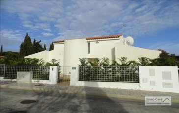 Algarve - Vila do Lobo - Portugal<br><br>AVEZ ?VOUS DÉJÀ PENSÉ À AVOIR UNE MAISON AU PORTUGAL? <br><br>Si vous y passez déjà des vacances, pourquoi ne pas y élire domicile?<br>En plus toutes les raisons que vous connaissez déjà, sachez que le Portugal offre des conditions attractives pour votre achat, qu\'il soit à titre personnel ou pour investissement.<br><br>Vous vivez dans un pays avec une grande variété de paysages et d\'environnement à courtes distances, plages avec étendus de sable à perte de vue, montagnes et de plaines dorées, villes cosmopolites et un patrimoine millénaire.<br><br>Saviez-vous que nombres d\'heures de soleil arrive à  atteindre les 3300heures au sud du pays et 1600heures au nord, ce qui correspond aux chiffres les plus élevés en Europe ?<br>Sans oublier les avantages fiscaux pour les pensionnés qui veulent habiter au Portugal.<br>Pas de taxe sur le revenu pendant 10 ans.<br><br>Immo Casa vous propose plus de 500 biens au Portugal des appartements de 75m2 au prix de 50.000Eur à la Villa de 500m2 au prix de 3.500.000Eur, dans des endroits très prisés du Portugal. Financements à 90% par une institution financière Portugaise.<br><br>Du Nord au Sud du Portugal en passant par le Centre et le Littoral, des maisons et appartements dans des villes à l\'intérieur, comme des maisons et appartements au bord de la mer. <br><br>Quelques villes, Braga, Porto, Coimbra, Nazaré, Figueira da Foz, Campo-Maior, Portalegre, Setúbal(Troia), Lisboa, Cascais, Estoril, Faro, Olhão, Albufeira et beaucoup d\'autres.<br><br>Vous pouvez nous envoyer votre recherche quelle type de bien et votre budjet et on se fera un plaisir à vous le trouver.<br><br>YOU HAVE ALREADY THOUGHT TO HAVE A HOUSE IN PORTUGAL?<br><br>If you already have your holiday, why not take up residence?<br>In addition to all the reasons you already know, know that Portugal offers attractive conditions for purchasing, whether for personal use or for investment.<br><br>You live in a country with a wide variety of landscapes and short distances environment, with extensive beaches of sand out of sight, mountains and golden plains, cosmopolitan cities and ancient heritage.<br><br>Did you know that numbers of hours of sunshine reaches 3300hours reach the south of the country and 1600hours north, which corresponds to the highest figures in Europe?<br>Not to mention the tax benefits for pensioners who want to live in Portugal.<br>No tax on income for 10 years.<br><br>Immo Casa Real Estate offers you more than 500 properties in Portugal.<br>From the 75m2 apartments priced at 50.000Eur to 500m2 villa priced at 3.500.000Eur in highly desirable locations in Portugal.<br>90% financing by Portuguese Financial Institution.<br><br>From North to South of Portugal in passing by the Centre and Littoral, houses and apartments in cities both inside houses and apartments by the sea.<br><br>Some cities, Braga, Porto, Coimbra, Nazare, Figueira da Foz, Campo Maior, Portalegre, Setúbal (Troia), Lisbon, Cascais, Estoril, Faro, Olhão, Albufeira and many others.<br><br>You can send us your research what type of property and your budget and will be happy to find it for you.