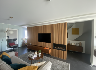 Maison mitoyenne libre de deux côtés - Reckange-sur-Mess - OFFRE EXCEPTIONNELLE !  

Année de construction : 2015 (moderne, économe, prête à vivre)  
Surface habitable : 144,58 m²  
Terrain : 1,47 ares + jardin privatif loué ~200 m² à seulement 150 €/an  
Exposition : Sud-Ouest - Ensoleillée toute la journée !  
Disponibilité : Immédiate  

OFFRE LIMITÉE : Voucher de 15 000 € offert à l'acheteur !  

Une maison familiale lumineuse, fonctionnelle et prête à emménager immédiatement, dans un quartier calme et ultra-recherché de Reckange-sur-Mess.  
Libre de deux côtés, elle offre espace, confort et modernité - idéale pour une famille ou un couple avec enfants.  

Aménagement spacieux et astucieux :  
Rez-de-chaussée :  
- Hall d'entrée  
- Rangements  
- Pièce technique (chaudière + buanderie)  
- Garage 1 voiture + 2 places devant  
- Espace bonus : cave/garage/buanderie partiellement aménagés en chambre avec salle de douche  
- Terrasse  
1er étage :  
- Grand séjour lumineux avec cheminée bioéthanol + accès terrasse en bois exotique  
- Bureau (télétravail)  
- Cuisine équipée haut de gamme (Siemens, quartz)  
- WC séparé  
Combles cosy :  
- 3 chambres mansardées  
- Salle de bain complète (baignoire + douche + WC)  
- Combles isolés (stockage)  
Extérieur :  
- Terrasse + jardin (~200 m² loué 150 €/an)  
- Maisonnette de jardin + jardinière  

Confort premium & économies d'énergie :  
- Chauffage hybride : chaudière gaz + pompe à chaleur  
- Ventilation double flux  
- Armoires encastrées partout  

Tout à proximité :  
Emplacement stratégique - Tout à portée de main :  
- École : 2 min en voiture  
- Salle de sport à proximité  
- Supermarchés : Grand Frais (5 min), Delhaize (10 min), Leclerc Foetz/Bertrange (10 min)  
- Pharmacie : 5 min en voiture  
- GridX (salon auto, restaurants, hôtel) : 5 min  
- Arrêt de bus : 2 min à pied  
- Gare : 10-15 min à pied  

Profitez du voucher de 15 000 € - une opportunité rare !  
Contactez-nous dès maintenant pour une visite exclusive.  

Contact :  
Mme Nassim Toloui  
691 120 478  
nassim@parkagence.lu