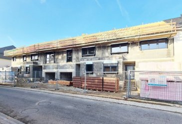 *** Nouveau projet de 4 maisons unifamiliales ***

-FR-

Situé à Bettendorf, dans une rue très calme, à 6 mn de Diekirch.
Il se constitue de 4 maisons d'une surface totale d'environ 216 m2 – 281 m2. Toutes les maisons disposent d'une grande terrasse et un jardin (avec abri de jardin)

MAISON LOT 4 d'une surface totale de 281.18.65m2 + terrasse de 43.70m2, se compose comme suit :

Rez-de-chaussée : salon avec cuisine ouverte et salle à manger avec accès sur terrasse et jardin, arrière cuisine, vestiaire, bureau wc séparée et local technique, garage et deux emplacements extérieurs devant la garage.

1er étage : 4 chambres (dont une parentale avec dressing et accès sur une terrasse de 13.5m2), une salle de bain et un wc séparée

2ème étage : grenier aménageable, local technique

Le projet étant encore en phase de construction, diverses modifications peuvent être fait à la demande du client. 

Le prix est exprimé à TVA 3%.

Pour plus de renseignements, n’hésitez pas à nous contacter, afin de réaliser ensemble le plan de votre futur projet.

Contact:
E-Mail : info@fn-promotion.lu  / GSM: +352 621 139 988

Réf agence : BTNFR LOT 004

*******

-DE-

Sehr ruhige Lage in Bettendorf, 6min von Diekirch entfernt.

Das Projekt besteht aus 4 Einfamilienhäusern mit einer Gesamtfläche von 216m2 – 281 m2. Alle Häuser verfügen über eine Terrasse mit Garten. (mit Gartenhäuschen)

HAUS LOT 3 beinhaltet eine Gesamtfläche von 281.18m2 (einschließlich Garage von 20.48m2), sowie auch einer zusätzlichen Terrasse von 43.70m2 und setzt sich folgend zusammen:

Erdgeschoss: Wohnzimmer mit offener Küche und Essbereich mit Zugang zur Terrasse und Garten, einer Hinterküche, Eingangshalle, Gäste-WC, Technik-Raum, sowie auch eine Garage mit einem Stellplatz und zwei weiteren Stellplätzen vor der Garage.

1. Stockwerk: 4 Schlafzimmer (eins davon mit Dressing und Zugang zur Terrasse von 13.5m2), ein Badezimmer, sowie auch eine separate Toilette

2. Stockwerk: bewohnbares Dachgeschoss, Technik-Raum

Da sich das Projekt noch in der Bauphase befindet, können auf Wunsch des Kunden diverse Modifikationen nach Absprache mit dem Bauherrn durchgeführt werden. 

Der aufgeführte Preis beinhaltet 3% TVA.

Für weitere Informationen, zögern Sie bitte nicht uns zu kontaktieren, damit wir gemeinsam Ihr Zukunftsprojekt planen können

Kontakt:
E-Mail: info@fn-promotion.lu / Mobil : +352 621 139 988

Ref. : BTNFR LOT 004

