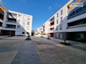 En plein coeur de Mondorf-les-Bains, connu pour son domaine thermal, et son cadre idéale. Proche de toutes commodités, Jacques De Decker, Dominique Castro et Homeseek Prince Henri, vous propose à la vente ce charmant appartement adapté pour personne à mobilité réduite de +/- 80m2<br>situé dans une résidence Senior qui dispose d\'une réception, sécurisé 24/24, bar, restaurant, salle de loisirs, bibliothèque, etc...) apportant confort et facilités pour Seniors.<br><br>Ce joli appartement  est composé comme suit :<br>Hall d\'entrée <br>Salon/salle à manger  19m2<br>Cuisine indépendante 8 m2<br>2 chambres dont une de 14m2<br>Salle de douche 6m2<br>Toilette séparé, emplacement voiture en extérieure , cave <br><br>Disponibilité immédiate <br><br><br>Cet appartement permet de vivre de façon indépendante, libéré des contraintes quotidiennes dans un cadre sécurisé.<br><br>Pour toute information ou visite contacter le<br>+352 691 965 603 - +352 691 506 101