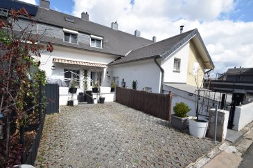 En Exclusivité ImmoHouse vous propose cette charmante maison située dans une rue calme à Schifflange.

Sur un terrain de 1,24 are et une surface habitable de 90m², cette jolie maison mitoyenne se compose de:

Au rez de chaussée:
- Un spacieux hall d'entrée
- Un grand salon lumineux
- Une cuisine équipée ouverte sur la pièce de vie
- Une salle de douche avec wc et fenetre
- Un accès à la terrasse

Au 1er étage:
- 3 chambres à coucher
- Une salle de douche avec wc 

A cela s'ajoutent: un emplacement extérieur privatif, un bel exterieur, une buanderie, une cave.

Magnifique maison à découvrir....

Infos et visites sur rdv