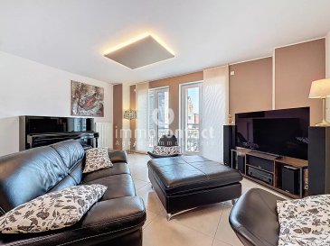 L’agence immobilière Immo-Contact vous propose ce superbe appartement sous forme de duplex situé à Aspelt, dans un environnement calme et agréable, au cœur de ce village particulièrement recherché de la commune de Frisange.

Ce bien lumineux et bien agencé offre un cadre de vie confortable, idéal pour un couple ou une petite famille souhaitant profiter de la tranquillité d’un village tout en restant à proximité des axes principaux et des commodités.

Le bien se compose comme suit :

Au premier niveau:
- Hall d'entrée
- Cuisine équipée ouverte sur pièce de vie
- Salon pouvant être aménagé sous forme de chambre
- Salle de bain avec douche et WC

A l'étage:
- 3 chambres dont une avec accès à la terrasse
- Salle de bain avec douche, baignoire et WC
- Terrasse

2 emplacements de parking intérieurs, une cave, un local vélo et une buanderie en commun viennent compléter ce bien.

A savoir: 
- Aucun travaux à prévoir
- Disponibilité à convenir

 ---------- 
The Immo-Contact estate agency is offering this superb duplex apartment located in Aspelt, in a quiet and pleasant environment, in the heart of this particularly sought-after village in the municipality of Frisange.

This bright and well-designed property offers a comfortable living environment, ideal for a couple or small family wishing to enjoy the tranquillity of a village while remaining close to main roads and amenities.

The property is composed as follows:

On the first floor:
- Entrance hall
- Fitted kitchen opening onto the living room
- Living room that can be converted into a bedroom
- Bathroom with shower and WC

Upstairs:
- 3 bedrooms, one with access to the terrace
- Bathroom with shower, bath and toilet
- Terrace

2 indoor parking spaces, a cellar, a bicycle storage room and a shared laundry room complete this property.

Please note: 
- No work required
- Availability to be agreed