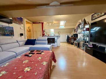 TRES FORTE DEMANDE POUR CE TYPE DE BIEN .
IDEAL INVESTISSEUR !

Hagondange :

En hyper centre , RUE JEAN JAURES qui longe la ligne SNCF Metz-Luxembourg .
200 mètres à pieds Gare SNCF .

LOTS A LA VENTE SUR PLANS  : N° 4 (logement) , N° 6 (cave) et N°12 (parking)

PAS DE BALCON NI JARDIN AVEC CE BIEN !

CE BIEN EST LOUE ACTUELLEMENT .

Le locataire devrait partir en juillet 2025 ( en attente de lettre de préavis )

Dans une maison de ville comprenant 4 appartements , nous proposons à la vente sous combles avec une cave , une place parking privatif cet appartement  d’environ 47 m2  avec une surface au sol d'environ 77 m² comprenant :


Une cuisine ouverte sur salon
2 chambres 
un Wc séparé 
une SDB 
couloir 
un débarras

1 cave environ 14 m2
1 place de parking privée environ 12 m2


Chauffage individuel au gaz
velux de 2015

Taxe foncière : environ 700 euros
Provisions sur charges de copropriété ( electricité communs et assurance copropriété ) : environ 300 euros par AN

Règlement de copropriété et esquisses existants .
Pas de syndic professionnel .
Pas de contentieux en cours copropriété .
Pas de carnet d’entretien , ni de procès verbaux d’assemblée , ni
Budgets charges copropriété annuels

Réfection toiture décembre 2015 .
Tableau electrique récent logement.
Chaudière individuel au gaz ( posée en octobre 2016 ) 

Prix de vente de ce bien : 89 900 euros honoraires agence inclus à charge vendeur .

1 autre appartement type 1 pc cuisine d’environ 36 m2 avec 1 chambres un salon à rénover avec 1 jardinet d'environ 14 m² , 1  cave et 1 place de parking à vendre dans le même immeuble au prix de  69 900 euros ( LIBRE A LA VENTE )

Et

1 F4 au 1 er étage d’environ 84 m2  avec 2 chambres cave et une place de parking privé avec travaux au prix de 114900 euros dans le même immeuble prévoir travaux .

Précision il y a d'autres propriétaires de logement dans l'immeuble aussi ce n'est pas l'immeuble complet qui est à vendre.

Les informations sur les risques auxquels ce bien est exposé sont disponibles sur le site Géorisques : www.georisques.gouv.fr

« Montant estimé des dépenses annuelles d'énergie pour un usage standard : entre 1520 euros et 1950 euros par an. Prix moyens des énergies indexées sur l'année 2021-2022-2023 (abonnements compris). DPE 03/2025 » consommation (énergie primaire ) :349 kwh/m2/an :classe F émission : 70 kgco2 /m2/an : classe F

Mandat de vente N°387

S.a.r.l au capital de 7 500 euros ALTAEA Immobilier HAGONDANGE (57300)
Carte professionnelle de Transactions sur Immeubles et Fonds de Commerce
n ° CPI 5701 2018 000 025 548 délivrée par la Chambre de Commerce de Moselle

prix net, hors frais notarié , d' enregistrement et de publicité foncière.

« Notre société s'engage à ne recevoir aucun fonds , effets ou valeurs en dehors de nos honoraires »