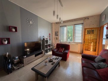Maison jumelée - 75m ². PANETTA IMMOBILIER vous propose,

En exclusivité, 

Située dans un quartier très calme à Heumont, une maison jumelée d'environ 75m² sur 4ares50ca de terrain.

Vous trouverez au rez-de-chaussée, une entrée desservant un espace salon/séjour ; une cuisine équipée avec accès jardin ; WC séparés.

L'étage se compose de deux chambres et d'une salle d'eau (douche à l'italienne).

Enfin, le sous-sol dispose d'une grande chaufferie/buanderie et d'une cave.

Pour votre confort, cette maison dispose d'une chaudière gaz (7 ans), du double vitrage PVC avec volets motorisés au rdc et d'une électricité en bon état. 

Pour plus d’informations, veuillez contacter Monsieur COLSON Emmanuel au +33 7 81 30 24 02.

Les informations sur les risques auxquels ce bien est exposé sont disponibles sur le site Géorisques : www.georisques.gouv.fr