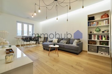 immohub, votre partenaire immobilier à Luxembourg-Bonnevoie, a le plaisir de vous présenter cet agréable appartement situé au premier étage d'une résidence intimiste de seulement 4 unités, entièrement rénovée et transformée entre 2016 et 2018.

Développant une surface utile de 54,74 m², ce bien se distingue par son agencement fonctionnel, sa luminosité et ses finitions soignées. Il dispose d'une chambre à coucher avec garde-robe sur mesure, d'un séjour lumineux, d'une cuisine ouverte entièrement équipée ainsi que d'un balcon orienté plein sud de 3,60 m².

Le bien se compose comme suit :

1er étage - hauteur sous plafond : 2,52 m
-Hall d'entrée : 3,60 m² avec garde-robe sur mesure
-Double séjour : 18,60 m², lumineux et agrémenté d'un parquet
-Cuisine ouverte : 13,15 m², entièrement équipée avec des électroménagers SIEMENS et donnant accès au balcon
-Balcon : 3,60 m², orienté plein sud
-Chambre à coucher : 13,70 m² avec garde-robe sur mesure et parquet
-Salle de douche : 4,00 m² avec douche à l'italienne, lavabo simple et WC

Le bien est complété par une buanderie commune.

Informations complémentaires :
-Année de construction initiale : 1930
-Rénovation et transformation complètes : 2016 - 2018
-Fenêtres en PVC avec triple vitrage - Volets électriques
-Ventilation mécanique contrôlée (VMC) ZEHNDER
-Dalles en béton
-Chauffage au gaz - chauffage au sol - Chaudière BUDERUS
-Revêtements de sol : carrelage et parquet
-Classe énergétique : B/B
-Charges mensuelles : 220 €
-Orientation sud
-Électroménagers de cuisine SIEMENS
-Raccordement à la fibre optique

Situation et proximité :
Situé rue Félix de Blochausen, dans le quartier recherché de Luxembourg-Bonnevoie, cet appartement bénéficie d'un emplacement pratique, à proximité des transports en commun, des commerces et des restaurants.

-Gare de Luxembourg et transports en commun
-Rotondes et leurs espaces culturels
-Centre-ville de Luxembourg
-Commerces et services du quotidien
-Restaurants et cafés

Un bien idéal pour un premier achat, un pied-à-terre en ville ou un investissement locatif, grâce à son agencement optimisé, ses équipements modernes et sa situation dans un quartier dynamique de la capitale.