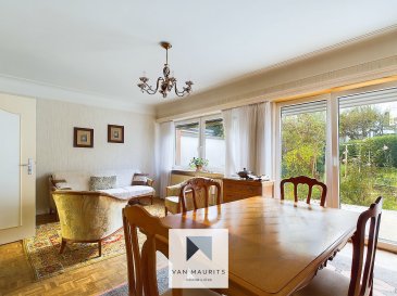 Située à Luxembourg-centre, à 1 km de la place de l'Etoile (173, rue de Rollingergrund), cette maison à rmoderniser, de 1954, est érigée sur un terrain de 2 ares et bénéficie d'une superficie de ± 180 m² dont ± 105 m² habitables.
Elle se compose comme suit :

Au rez-de-chaussée : une entrée de ± 8 m² avec un wc séparé ; un double séjour/salle à manger de ± 26 m² avec une sortie sur une terrasse de ± 11 m² (orientée sud/ouest) et vers un jardin ; une cuisine de ± 8 m² séparée du séjour par une porte coulissante.

Au 1er étage : un couloir de ± 4 m² ; trois chambres de ± 9, 11 et 14 m² ; une salle de bain (baignoire, lavabo et wc) de ± 4 m².

Au 2ème étage : une chambre de ± 11 m² et un grenier facilement transformable en chambre de ± 22 m² (au sol).

Au sous-sol : une chaufferie de ± 12 m² (chaudière au mazout de marque Buderus, de 2020), une buanderie de ± 10 m² (avec une sortie au jardin) et un garage de ± 23 m² avec un emplacement devant. 

Généralités :

- Quartier central de Luxembourg-ville ;
- Orientation sud/ouest ; 
- Double séjour ;
- Jardin intimiste, plein pied ;
- Garage et emplacement devant;
- Maison à rafraîchir.

Agent responsable : Katia Gravière au 661 33 29 82 ou katia@vanmaurits.lu