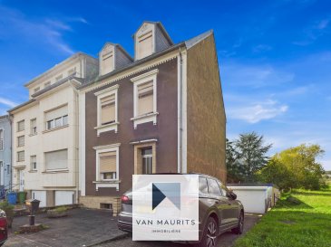 Située dans la commune de Belvaux, cette maison de deux étages possède une surface habitable de ±104m² pour une surface totale de ±165m² et se compose comme suit :

Au rez-de-chaussée, un hall d'entrée de ±8m², conduit vers le séjour d'environ 14m² et à la cuisine d'environ 11m². Depuis celle-ci nous accédons à la salle à manger de ±10m².

Au 1er étage, un palier de ±5m² donne accès à deux chambres de ±14 et 11m². Depuis cette dernière nous accédons à une autre chambre de ±10m².

Le second et dernier étage, comprend un palier de ±7m² qui donne accès à une chambre de ±14m² et au grenier non aménagé de ±21m².

Au sous-sol, se situe une cave de ±21m² ainsi qu'une cuisine d'été avec accès sur la terrasse arrière et le jardin. Un coin douche de ±2m² et un WC viennent compléter le sous-sol.

Généralités :
- Chaudière au gaz.
- Maison à rénover entièrement.
- Terrasse d'environ 40 m².
- Jardin de ±300m².
- Garage pour 2 voitures (longueur de près de 11m) et places de parking.

Contact :
Philippe Mélard
+352 661 405 446
philippe@vanmaurits.lu