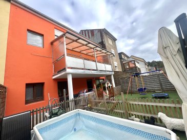 MANSO IMMO vous propose en exclusivité cette charmante maison de 3 chambres, érigée sur un terrain de 1a62ca, offrant tout confort de vie sur +-135m2 habitables et 250m2 au total avec une exposition solaire idéale.

Maison rénovée et proche de toutes commodités. Vous succomberez au charme de cette demeure qui se compose comme suit :

 - Au sous-sol et niveau inférieur de cette demeure on y trouve un WC séparé, un coin buanderie,
cave / local de stockage, local technique avec espaces pour rangement et surtout un local de loisirs /
fitness de 16m2 donnant accès à la terrasse et au jardin idéalement exposés.

- Au rez-de-chaussée nous accédons par la porte principale a un spacieux couloir d'entrée accédant à
la pièce de vie avec coin salon et salle à manger, une cuisine séparée et équipée très fonctionnelle
donnant accès à un spacieux balcon. A ce niveau nous avons également un vaste garage avec porte
automatique et un local de stockage / atelier donnant accès au balcon.

- Au premier étage nous accédons par de belles escaliers au hall de nuit donnant un accès à un coin bureau. Le couloir de nuit lui dessert les 3 spacieuses chambres à coucher.

- Le grenier est le niveau supérieur de cette charmante demeure, possibilité d'aménager le tout en ajoutant un étage habitable supérieur. Actuellement servant de local loisir / stockage.

Nous accédons a la terrasse et au jardin avec son coin grill, par le niveau inférieur ou par des futures
possibles escaliers extérieures du balcon au rez-de-chaussée

Toutes les indications sont basées exclusivement sur les informations mises à notre disposition par nos clients. Nous n'assumons aucune garantie quant à l'exactitude et l'actualité de ces indications.

Les prix affichés s'entendent frais d'agence inclus de 3% + 17%TVA. Les honoraires d'agence sont à charge des vendeurs.

Pour plus d'informations, photos ou convenir d'un rendez-vous, vous pouvez nous contacter au :
352 24 51 33 79 info@mansoimmo.lu