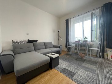 En exclusivité 

Pour investisseur

Quartier Napoléon

Situé au premier étage:  appartement 2 pièces de  39.36 m² carrez. Il comprend :  une entrée avec placard, un salon,  une cuisine équipée, une chambre, un dégagement avec placard, une salle de douche avec wc.

Résidence avec ascenseur

DV PVC, chauffage ind. gaz

Loué: 425 € de loyer + 40 € de charges

Visite virtuelle sur demande

Montant des dépenses théoriques annuelles d'énergie : entre 1 110€ et 1 530 € par an pour un usage standard abonnement compris
Prix moyens des énergies indexés au 1 er janvier 2021
Date de réalisation du DPE : 11/07/2024
DPE : E consommation énergétique : 296/kwh/m²/an           
GES : E 64kgCO2/m²/an

Bien soumis au statut de la copropriété
Nombre de lots : 19
Charges annuelles : 665 €
Syndic professionnel 

Honoraires charge vendeur

Renseignements 06 19 98 21 23 / 07 61 27 50 82 

Les informations sur les risques auxquels ce bien est exposé sont disponibles sur le site Géorisques : www.georisques.gouv.fr