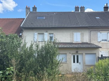 JOEUF  MAISON  107 000 EUR FAI .  Proche toutes commodités, maison mitoyenne d'une surface d'environ 86 m2 comprenant :
 - au rez de chaussée : cuisine équipée, séjour, wc, salle de bains
 - au premier étage : deux chambres, grenier
 - au sous-sol : cave
 - garage et jardin
 chauffage individuel au gaz     Contact : Bernard BLOCH 06.150.144.36