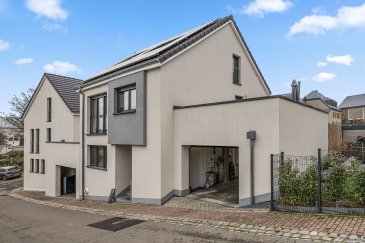 En Exclusivité ImmoHouse vous propose cette superbe maison de CONSTRUCTION 2020 classe A-A située à Holtz dans la commune de Rambrouch. 

Sur un terrain de 2,75ares et une surface de 250m², cette magnifique maison offre des prestations de standing se compose de :

Au rez de chaussée :
- Un spacieux hall d'entrée
- Un superbe salon/salle à manger lumineux avec accès terrasse et jardin 
- Une cuisine équipée ouverte sur la pièce de vie
- Un wc séparé

Au 1er étage :
- 3 chambres à coucher dont une avec terrasse
- Une salle de bain avec douche wc fenetre

Au 2ème étage :
- Une grande chambre parentale
- Une salle de douche avec wc et fenêtre

Au sous-sol:
-Une salle de fitness/bureau
-Une grande cave
-Une buanderie
-Esapce chaufferie

A cela s'ajoutent : un garage avec borne electrique , un superbe jardin, une belle terrasse.

Magnifique maison coup de coeur à découvrir....

Infos et visites sur rdv