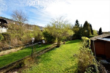 Jean-Marc Estgen et RE/MAX SELECT, vous proposent en exclusivité cette très charmante maison atypique construite après 1920 et entièrement rénovée en 2006.

Voici ce qui a été fait en terme de rénovation:

- Nouvelle toiture avec isolation 
- Pose d'une nouvelle cuisine entièrement équipée
- Les 2 salles de bains
- Les sols
- Le garage
- Tout le système électrique ainsi que les conduites d'eau et sanitaires

Voici comment se compose cette maison en détail:

RDCH:

- Grand couloir d'entrée depuis la rue
- Garage pour une voiture et une moto
- Buanderie et hobby room
- Cave à vin
- Système de chauffage au fuel 
- Petit jardin d'hiver qui mène vers l'entrée principale, la cuisine et le jardin

1er Étage:

- Hall d'entrée
- Cuisine ouverte sur la salle à manger
- Salon
- Bureau avec accès vers un balcon côté rue
- Chambre à coucher
- Salle de douche avec WC
- Petit coin lecture

2ième Étage:

- 2 grandes chambres à coucher
- Salle de bains avec WC
- Un espace hall de nuit
- Un escalier qui mène vers un grand grenier

Bollendorf est un vieux village très charmant qui a célébré ses 1300 ans l'année passée. Situé directement au bords de la Sûre à 35 km de Luxembourg et 30 km de Trèves et 5 minutes de Echternach.

Vous trouverez tout dans le village, à savoir des boutiques, boulangeries, station d'essence, banques, crèche, école, pharmacie et docteurs.

Plus de photos sur http://www.remax.lu/Maison-mitoyenne-A-vendre-Bollendorf_280151010-124

À découvrir rapidement