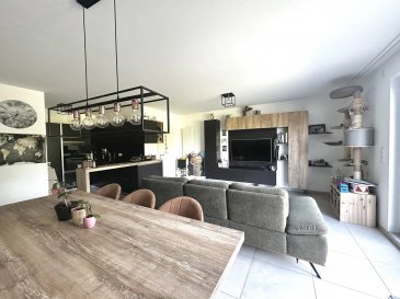 AXHOME IMMO vous propose ce bel appartement avec 2 chambres de +/− 100m² à Soleuvre, situé dans la commune de Sanem. Il se distingue par sa taille généreuse et ses finitions haut de gamme.

Proche de toutes commodités et idéal pour un premier achat.

L'appartement est situé au rez-de-chaussée et se compose comme suit :

- Hall d'entrée
- Séjour et salle à manger de 35m² avec accès au jardin
- Cuisine d'angle semi-séparée et entièrement équipée
- 1 Salle de bain avec douche et WC
- Hall de nuit
- 1 WC séparé
- 2 chambres (17m² et 18m² avec dressing)
- Buanderie commune
- Une grande cave
- 2 parkings intérieurs

Les atouts :
- Construction 2019
- Petite copropriété (4 unités)
- Passe énergétique AAA
- Standing et finition élevés
- Grand jardin privatif
- Deux parkings intérieurs
- Disponible rapidement

À voir absolument, coup de cœur assuré.

Pour plus d'informations, n'hésitez pas à nous contacter :

- par téléphone : +352 691911993 ROBERTO Alex
- par email : info@axhome.lu

Nous restons également à votre entière disposition si vous souhaitez vendre ou louer votre bien. Nous prenons en charge toutes les démarches administratives liées au bien immobilier.

Nous sommes également à votre disposition pour des estimations gratuites.

 ---------- 
AXHOME IMMO bietet Ihnen diese schöne Wohnung mit 2 Schlafzimmern von +/− 100m² in Soleuvre, in der Gemeinde Sanem gelegen. Es zeichnet sich durch seine großzügige Größe und seine hochwertige Ausstattung aus.

In der Nähe aller Annehmlichkeiten und ideal für einen Erstkauf.

Die Wohnung befindet sich im Erdgeschoss und setzt sich wie folgt zusammen:

- Eingangshalle
- 35m² großes Wohn- und Esszimmer mit Zugang zum Garten.
- Halbseparate und voll ausgestattete Eckküche
- 1 Badezimmer mit Dusche und WC
- Schlafhalle
- 1 separates WC
- 2 Schlafzimmer (17m² und 18m² mit Ankleidezimmer).
- Gemeinsame Waschküche
- Ein großer Keller
- 2 Innenparkplätze

Vorteile:
- Baujahr 2019
- Kleine Eigentumswohnung (4 Einheiten)
- Energiepass AAA
- Hoher Standard und Verarbeitung
- Großer privater Garten
- Zwei Parkplätze im Innenbereich
- Schnell verfügbar

Unbedingt ansehen, Herzenswunsch garantiert

Für weitere Informationen kontaktieren Sie uns bitte:

- per Telefon: +352 691911993 ROBERTO Alex
- per E-Mail: info@axhome.lu

Wir stehen Ihnen auch gerne zur Verfügung, wenn Sie Ihre Immobilie verkaufen oder vermieten möchten. Wir kümmern uns um alle administrativen Schritte, die mit der Immobilie verbunden sind.

Wir stehen Ihnen auch für kostenlose Schätzungen zur Verfügung.

 ---------- 
AXHOME IMMO offers you this beautiful 2-bedroom apartment of +/− 100m² in Soleuvre, located in the commune of Sanem. It stands out for its generous size and top-of-the-range finishes.

Close to all amenities and ideal for a first purchase.

The apartment is located on the first floor and is composed as follows:

- Entrance hall
- 35m² living and dining room with access to the garden
- Semi-separate, fully-equipped corner kitchen
- 1 Bathroom with shower and WC
- Night hall
- 1 separate WC
- 2 bedrooms (17m² and 18m² with dressing room)
- Shared laundry room
- Large cellar
- 2 indoor parking spaces

Assets :
- Built in 2019
- Small condominium (4 units)
- AAA energy rating
- High standing and finish
- Large private garden
- Two indoor parking spaces
- Rapidly available

A must-see, guaranteed love at first sight.

For more information, please contact us:

- by phone: +352 691911993 ROBERTO Alex
- by email: info@axhome.lu

We are also at your disposal should you wish to sell or rent your property. We can take care of all the administrative formalities associated with your property.

We are also at your disposal for free estimates.

 ---------- 
AXHOME IMMO bitt dëst schéint Appartement mat 2 Schlofzëmmeren vun ongeféier 100m² zu Soleuvre un, an der Gemeng Sanem. Et ënnerscheet sech duerch seng generéis Gréisst an héichwäerteg Ausstattung.

No bei all Ariichtungen an ideal fir en Éischtkäufer.

D'Appartement läit am Erdgeschoss a besteet aus:

- Entrée
- 35m² Wunn- an Iesszëmmer mat Zougang zum Gaart
- Hallefseparat a voll ausgestatte Eckkichen
- 1 Buedzëmmer mat Dusch an Toilette
- Nuetsraum
- 1 separat Toilette
- 2 Schlofzëmmeren (17m² an 18m² mat begehbarem Kleederschaf)
- Gemeinschaftswäschraum
- E grousse Keller
- 2 Parkplazen am Haus

Haaptmerkmale:
- Baujoer 2019
- Klengt Appartement (4 Eenheeten)
- AAA Energiepass
- Héichwäerteg an héichwäerteg Ausstattung
- Grousse private Gaart
- Zwee Parkplazen am Haus
- Geschwënn verfügbar

E Must-See, garantéiert e Succès.

Fir méi Informatiounen, zéckt net eis ze kontaktéieren:

- Telefonesch: +352 691911993 ROBERTO Alex
- E-Mail: info@axhome.lu

Mir stinn Iech och zur Verfügung, wann Dir Är Immobilie verkafe oder verloune wëllt. Mir këmmeren eis ëm all administrativ Prozeduren am Zesummenhang mat Immobilien.

Mir stinn Iech och fir gratis Schätzungen zur Verfügung.