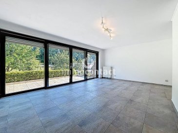 L'agence immobilière Immo-Contact vous propose cette superbe maison de +/− 230m² de surface totale située à Dalheim.

Idéalement située dans une rue calme, cette maison séduit par son environnement verdoyant et dégagé. Depuis la terrasse ou le séjour, profitez d’une belle vue sur la nature, sans vis-à-vis direct. Un cadre de vie paisible, parfait pour les familles ou toute personne en quête de tranquillité.

La maison, sur 3 niveaux, se compose comme suit :

Rez-de-chaussée :
- Hall d'entrée
- Cuisine équipée ouverte
- Salon avec espace salle à manger et accès sur la terrasse plein sud face à la nature

1er étage :
- 3 chambres à coucher dont une chambre parentale avec salle de bain comprenant douche et baignoire
- Salle de bain avec douche et WC

2ème étage :
- 2 chambres à coucher
- Salle de bain avec douche et WC
- Débarras

Au sous-sol, vous trouverez une cave comprenant l’espace chaufferie ainsi qu’une buanderie.

À l’avant de la maison, il est possible d’aménager une place de parking extérieure. De plus, de nombreuses places de stationnement gratuites sont facilement accessibles dans la rue.

À savoir :
- La maison a bénéficié de plusieurs rénovations en 2015, incluant le remplacement de la chaudière, la rénovation de l’électricité, le changement des fenêtres, l’isolation, ainsi qu’un nettoyage complet de la toiture et de la façade
- La maison sera entièrement repeinte en blanc d'ici fin juillet
- Disponibilité immédiate

Visites possibles en semaine et le samedi.

Pour toutes informations contactez-moi au +352 621 794 938.

Estimation de votre bien (sous 48h), contactez nous +352 26 311 992 ou sur info@immocontact.lu.

 ---------- 
Immo-Contact real estate agency offers you this superb house of +/− 230m² of total surface located in Dalheim.

Ideally located in a quiet street, this house seduces by its green and open environment. From the terrace or living room, enjoy a beautiful view of nature, with no direct neighbours. A peaceful setting, perfect for families or anyone seeking peace and quiet.

The house, on 3 levels, is composed as follows:

First floor :
- Entrance hall
- Open-plan fitted kitchen
- Living room with dining area and access to south-facing terrace facing nature

1st floor:
- 3 bedrooms including a master bedroom with bathroom including shower and bathtub
- Bathroom with shower and WC

2nd floor :
- 2 bedrooms
- Bathroom with shower and WC
- Storage room

In the basement, you'll find a cellar with a boiler room and a laundry room.

At the front of the house, it is possible to create an outdoor parking space. In addition, numerous free parking spaces are easily accessible on the street.

Worth knowing:
- The house benefited from several renovations in 2015, including boiler replacement, electrical renovation, window replacement, insulation, as well as a complete cleaning of the roof and facade
- The house will be completely repainted in white by the end of July.
- Immediate availability

Visits possible on weekdays and Saturdays.

For further information, please contact me on +352 621 794 938.

For an estimate of your property (within 48 hours), please contact us on +352 26 311 992 or info@immocontact.lu.