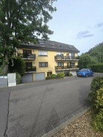 ** A VENDRE STUDIO ACTUELLEMENT LOUE **

IDEAL POUR INVESTIR

A vendre au sein d'une petite résidence à Mersch (situé au deuxième étage) d'une surface de +/-30 m2.

Le studio est doté d'un hall d'entrée, d'une kitchenette équipée fonctionnelle avec espace vie et petite separation d'espace nuit, une salle de douche (lavabo, WC et douche) et petit débarras séparé et un emplacement extérieur viennent compléter ce bien.

Au sous-sol, se trouve une buanderie commun. Location actuelle est de 800 euros + 110 euros charges.

Ce bien bénéficie d'un emplacement pratique à proximité des commodités : Commerces & services -Supermarchés et commerces (centre de Mersch) à ± 5 min
-Restaurants et services du quotidien à ± 5 min Éducation & Écoles fondamentales et lycée à ± 5 min Transports & accès
-Gare de Mersch
-Accès autoroute A7
-Transports en commun à proximité Loisirs
-Parc de Mersch et espaces verts
-Centre aquatique Krounebierg et infrastructures sportives.

Pour tout renseignement complémentaire ou information veuillez nous contacter par email info@immonordstrooss.lu ou par Tél: 691 850 805.

Proposition de crédit/financement à taux compétitif auprès des banques Luxembourgeoise incluse dans nos services gratuits.
