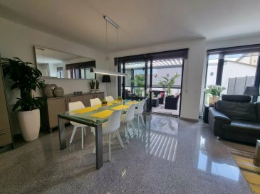 MANSO IMMO vous propose une exceptionnelle  maison de 2011 située dans un quartier calme de Belvaux à 5min de Belval Plaza. Proche de toutes commodités. Maison dans un état irréprochable et avec des matériaux et des finitions de haute qualité. 

Ce bien d'une superficie de +-150m2 se compose comme suit :

L'EXTERIEUR :
- Terrain de 2.14 ares
- Terrasse avec pergola (35m2)
- Beau jardin avec spa de nage
- Stationnement extérieur 
- Garage pour 1 voiture

AU SOUS SOL :
- Bureau/salle sport/chambre d'amis 
- Local technique
- Buanderie 

AU RDC :
- Hall d'entrée 
- Coin cuisine ouverte totalement équipée
- Salon / Séjour accès terrasse et jardin

AU PREMIER ETAGE
- Hall de nuit 
- Chambre très spacieuse
- Dressing 
- Salle de douche avec WC 

AU DEUXIEME ETAGE
- Hall de nuit 
- Énorme chambre avec coin télé / bureau (Studio)
- Salle de bain avec WC
Ce niveau pourrait être idéalement pour un adolescent afin de pouvoir disposer de ses espaces privés.

INFORMATIONS SUPLEMENTAIRES :
Type : Maison libre de 3 côtés 
Année construction : 2011
Sol : Dalles en béton
Fenêtres : triple vitrage et volets électrique
Passeport Energétique : C//C
Panneaux solaires

Les plus de cette maison, parfaite exposition solaire, état général irréprochable, proche de Belval mais surtout dans une rue sans trafic, faible en charges...

Toutes les indications sont basées exclusivement sur les informations mises à notre disposition par nos clients. Nous n'assumons aucune garantie quant à l'exactitude et l'actualité de ces indications.

Les prix affichés s'entendent frais d'agence inclus de 3% + 17%TVA. Les honoraires d'agence sont à charge des vendeurs.

Pour plus d'informations, photos ou convenir d'un rendez-vous, vous pouvez nous contacter au :
352 24 51 33 79 info@mansoimmo.lu