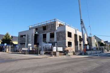 --------RESERVE------
Nouvelle construction de 4 duplex situés au 17, rue Gaaschtbierg à Mamer

FINITION HAUT STANDING

Appartement Duplex no. A au rez-de-chaussée et au 1er étage
Surface habitable 187 m2 + terrasse 36 m2

Au Rez-de-chaussée :
Hall d’entrée, living de 60 m2 avec cuisine ouverte, terrasse, WC séparé, débarras et une chambre parentale comprenant dressing, salle de bain avec baignoire, douche et WC. 

Au 1er étage :
Hall de distribution, 3 chambres à coucher et une salle de douche.

Classe énergétique A/A, triple vitrage, volets à lamelles, chauffage au sol, ascenseur, cave et jardin privatif de 191m2.

Avantages additionnels :
* Plan et devis pour aménagement de cuisine BULTHAUP disponible sur demande
* Plan d’architecte d’intérieur et devis pour mobilier intérieur/extérieur SICHEL HOME disponible sur demande

Le prix affiché comprend un taux de TVA super-réduit de 3% (en cas d’affectation du bien à des fins d’habitation principale) et 2 emplacements intérieurs. 

Information et documentation :
Mme Nassim TOLOUI
Tél. : 691 120 478
Email : info@parkagence.lu