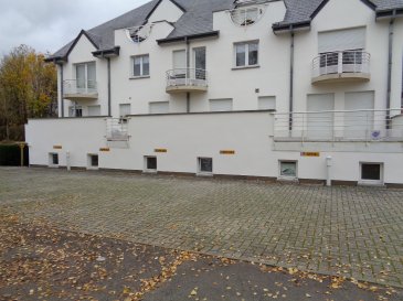 A louer 2 emplacements extérieurs situé à l'arrière d'une résidence à Redange.

Loyer 50€ / mois / emplacement