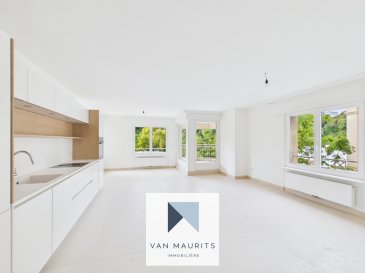 Loyer : 3.800 €/mois ? Charges : 350 €/mois (hors électricité et internet) ? Disponible immédiatement ? Garantie locative : 2 mois de loyer - Durée minimum de 1 an ? Frais d'agence : ½ mois de loyer + TVA de 17 %

L'appartement est proposé à la location résidentielle. Une utilisation mixte à caractère commercial ou une utilisation entièrement commerciale est également possible. Le bien convient notamment à des activités de bureaux. Il est ainsi possible de proposer le bien aussi bien à la location privée qu'à la location commerciale.

Idéalement situé à la montée de Clausen, cet élégant appartement entièrement rénové en 2026 bénéficie d'un environnement privilégié, à proximité immédiate des commerces, restaurants, transports en commun et de nombreuses commodités.

Situé au premier étage d'une résidence à quatre façades, cet appartement d'environ ±117 m² habitables séduit immédiatement par ses volumes généreux, sa luminosité et la qualité de sa rénovation. En excellent état, il offre un cadre de vie moderne et confortable, tout en bénéficiant d'une magnifique vue panoramique sur les environs et les espaces boisés.

La pièce maîtresse du bien est sans aucun doute son vaste espace de vie de ±55 m², offrant de nombreuses possibilités d'aménagement et bénéficiant d'une belle luminosité naturelle. La cuisine aménagée et entièrement équipée s'intègre harmonieusement à cet espace, idéal pour les moments de convivialité.

Le séjour donne directement accès à une agréable terrasse de ±6 m² orientée ouest, permettant de profiter pleinement d'une belle vue sur la vieille ville de Luxembourg, le plateau du Kirchberg et la nature environnante.

L'espace nuit se compose de trois chambres particulièrement spacieuses, d'environ ±19 m², ±14 m² et ±12 m². L'appartement dispose également d'une salle de bains de ±5 m², d'une salle de douche de ±6 m² ainsi que d'un WC séparé.

Le confort est complété par un ascenseur, une chaudière au gaz avec chauffage par radiateurs, des châssis en bois double vitrage équipés de volets électriques, ainsi qu'une porte d'entrée sécurisée. La fibre optique, le vidéophone et les détecteurs de fumée viennent compléter les équipements du bien.

Un emplacement de parking intérieur privatif de ±17 m² situé au rez-de-chaussée complète avantageusement cette propriété. Cet emplacement peut également, sur demande, être loué séparément au prix de 300 €/mois.

Un studio de Pilates/Yoga situé au rez-de-chaussée de l'immeuble offre également une possibilité d'entraînement pratique à proximité immédiate.

Généralités

Rénovation en 2026.  
Excellent état.  
Surface habitable d'environ ±117 m².  
Emplacement de parking intérieur privatif de ±17 m² peut être loué pour 300€/mois.  
Ascenseur.  
Chauffage au gaz par radiateurs.  
Châssis en bois double vitrage / Volets électriques.  
Porte d'entrée sécurisée.  
Vidéophone.  
Fibre optique.  
Vue panoramique.  
Studio de Pilates/Yoga au rez-de-chaussée de l'immeuble.  
Location résidentielle, commerciale ou mixte possible.  
Convient également à des activités de bureaux.  
Environnement et commodités  
Centre de Luxembourg à 10 minutes à pied.  
Arrêt de bus à ±50 m.  
École primaire à seulement ±50 m.  
Proximité des commerces et restaurants.  
Pharmacie et services de proximité.  
Hôpital à proximité.  
Parc et espaces verts.  
Pistes cyclables.  
Excellente desserte par les transports en commun.  

Agent responsable : Pierre-Yves Béchet / +352 621 654 086 / Pierre-Yves@vanmaurits.lu