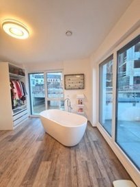 ++++ A VISITER ++++

Immo Nordstrooss vous propose à la vente une belle maison sous garantie décennale sise à Wiltz libre de quatre côtés sur un terrain de +/- 1.29 ares d'une superficie habitable de +/- 180m²,
cette maison unifamiliale tout confort sur 3 niveaux dans un état impeccable, avec des belles finitions.

Il s'agit d'une maison construite avec des matériaux de qualité en 2019 et proche de toutes commodités.

La maison se compose comme suit:

Rez de chaussée:
- hall d'entrée lumineux
- double garage pour deux voitures
- espace local technique
- buanderie
- WC séparée

1er étage:
- très spacieux living avec poêle donnant vers belle terrasse avec vue dégagée de +/- 30m2
- Belle cuisine bien équipée semi ouverte

2ème étage:
- hall de nuit
- 2 chambres à coucher donnant vers balcon
- 1 salle de douche avec WC et fenêtre

3ème étage:

- cosy suite parental très lumineuse avec espace dressing et salle de douche et une belle baignoire.

Extérieurs:
- 4 places de parking extérieures

Données techniques:
Passeport énergétique A/B
Chauffage central au Gaz
Fenêtres triple vitrage, équipés de volets électriques.

Pour tout complément d'information et/ou la documentation détaillée, contactez-nous au tél: 691 850 805.