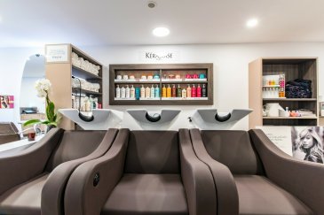 MANSO IMMO vous propose en exclusivité cette offre unique d'un fonds de commerce. Excellente opportunité située en plein centre d'Esch-sur-Alzette, dans une rue parallèle à la rue de l'Alzette.

Offre exceptionnelle où une combinaison de plusieurs professions peuvent se rencontrer sous le même toit.
Actuellement ce local commercial de 185 m² est réparti sur 3 niveaux, entièrement meublé avec du mobilier récent, moderne et surtout de haute qualité et occupe 4 employés ayant une clientèle fidèle et régulière.  L'activité est actuellement en pleine expansion et ceci depuis son ouverture.
L'espace comprend 6 postes de coiffure, 4 postes de barbier, 3 cabines dédiées à l'esthétique/tatouage et des espaces de lavage entièrement équipés.

Avec un loyer de 2500€ avec toutes charges supplémentaires de +- 350€ vous saurez comment débuter vos calculs et votre activité exactement.

Avec une bonne santé financière professionnelle et uniquement en vente pour raison de nouveau projet et ambition professionnelle, cette offre pourra séduire tout investisseur ou toute personne ayant volonté de poursuivre un model de travail déjà existant. 
Photos non contractuelles.

N'hésitez pas à nous contacter pour tout renseignement supplémentaire. Renseignements financiers et photos uniquement à l'agence chez Telmo MATOS.

Toutes les indications sont basées exclusivement sur les informations mises à notre disposition par nos clients. Nous n'assumons aucune garantie quant à l'exactitude et l'actualité de ces indications.

Pour plus d'informations, photos ou convenir d'un rendez-vous, vous pouvez nous contacter au :
352 24 51 33 79 info@mansoimmo.lu

MANSO IMMO bietet Ihnen exklusiv dieses einzigartige Angebot für ein Geschäftslokal an. Eine hervorragende Gelegenheit mitten im Zentrum von Esch-sur-Alzette, in einer Parallelstraße zur Rue de l'Alzette.

Ein außergewöhnliches Angebot, bei dem verschiedene Gewerbezweige unter einem Dach vereint werden können.
Derzeit erstreckt sich diese 185 m² große Gewerbefläche über 3 Ebenen, ist vollständig mit neuen, modernen und vor allem hochwertigen Möbeln ausgestattet und beschäftigt 4 Mitarbeiter mit einem treuen und regelmäßigen Kundenstamm. Das Geschäft befindet sich seit seiner Eröffnung in voller Expansion.
Die Räumlichkeiten umfassen 6 Friseurplätze, 4 Barbierstellen, 3 Kabinen für Kosmetik/Tätowierungen sowie voll ausgestattete Waschbereiche.

Mit einer Miete von 2.500 € und Nebenkosten von ca. 350 € können Sie Ihre Kalkulationen und den Start Ihres Unternehmens genau planen.

Dank der soliden finanziellen Lage des Unternehmens und da der Verkauf ausschließlich aufgrund eines neuen Projekts und beruflicher Ambitionen erfolgt, dürfte dieses Angebot jeden Investor oder jede Person ansprechen, die ein bereits bestehendes Geschäftsmodell weiterführen möchte. 

Zögern Sie nicht, uns für weitere Informationen zu kontaktieren. Finanzielle Angaben und Fotos sind ausschließlich in der Agentur bei Telmo MATOS erhältlich.

Alle Angaben basieren ausschließlich auf den Informationen, die uns von unseren Kunden zur Verfügung gestellt wurden. Wir übernehmen keine Gewähr für die Richtigkeit und Aktualität dieser Angaben.

Für weitere Informationen, Fotos oder zur Vereinbarung eines Termins können Sie uns unter folgender Nummer erreichen:
352 24 51 33 79 info@mansoimmo.lu

MANSO IMMO is pleased to present this exclusive and unique business opportunity. An excellent opportunity located right in the heart of Esch-sur-Alzette, on a street parallel to Rue de l'Alzette.

An exceptional opportunity where a variety of businesses can operate under one roof.
Currently, this 185 m² commercial space is spread over 3 levels, fully furnished with recent, modern, and, above all, high-quality furniture, and employs 4 staff members who serve a loyal and regular clientele. The business has been expanding rapidly since its opening.
The space includes 6 hair styling stations, 4 barber stations, 3 booths dedicated to beauty treatments and tattooing, and fully equipped washing areas.

With a rent of €2,500 and additional expenses of approximately €350, you'll have a clear starting point for your calculations and for launching your business.

With strong financial health and available for sale solely due to a new project and professional ambitions, this opportunity will appeal to any investor or individual looking to continue an established business model. 

Please feel free to contact us for any additional information. Financial details and photos are available exclusively at the agency through Telmo MATOS.

All information is based exclusively on the details provided to us by our clients. We make no guarantees regarding the accuracy or timeliness of this information.

For more information, photos, or to schedule an appointment, please contact us at:
352 24 51 33 79 info@mansoimmo.lu