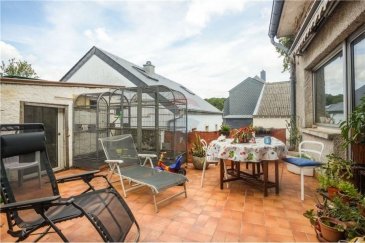 Veuillez contacter notre agent Franck Paul pour de plus amples informations au 691 65 70 74 ou par courriel : franck.paul@remax.lu.

RE/MAX, Spécialiste de l'immobilier à Reckange-sur-Mess, vous propose cette immense maison située dans le charmant village de Limpach. Vous êtes à 20 minutes en voiture du centre de Luxembourg, d’Esch-sur-Alzette et de Dudelange. La maison est située sur un terrain de 15,67 ares. Elle est idéale pour une grande famille. Compte tenu de sa taille, cette propriété recèle un très grand potentiel et se compose comme suit :

Rez-de-chaussée :

- Possibilité de garer 5 voitures devant la maison côté rue
- Un grand garage de 40 M2 ouverture côté rue et côté jardin
- Accès à une cave de la même dimension
- Une vaste pièce d'entrée
- Un bureau de 20 M2
- Un débarras
- Une buanderie avec possibilité d'accès direct au jardin
- Une chambre de 12 M2
- Un WC séparé

Au premier Étage :

- Un grand séjour de 40 M2
- 3 chambres de 16 M2 chacune
- Une salle de bain
- Une cuisine séparée donnant sur une grande terrasse
- Une salle de douche
- Le tout est relié par une très vaste pièce de circulation
La terrasse permet d'accéder facilement au jardin également.

Au 2ème étage :

Ce sont les combles aménagés :

- 2 pièces de presque 30 M2 chacune aménagées en studios
- Une cuisine
- Une salle de bain
- Une chambre supplémentaire de 14 M2

Les plans de la maison sont consultables sur place, les dalles sont en bétons, il y a peu de murs porteurs ce qui vous permettra d'aménager l'espace en fonction de vos envies ou de vos besoins. À visiter sans tarder.

Frais d’agence RE/MAX : 3% du prix de vente à la charge de la partie venderesse + TVA