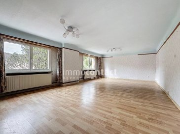 L'agence immobilière Immo-Contact vous propose cette belle maison de +/− 140m² habitables située à Eischen.

Idéalement située à moins de 500m de la maison relais, de la crèche et d'une école primaire, la maison est idéale pour une famille.
Vous retrouverez, commerces, parking gratuit, arrêt de bus, idéal pour les déplacements vers toute direction.
Toutes les premières commodités aux alentours (pharmacie, médecin, boulangerie etc.), la situation est idyllique.

La maison, se compose comme suit :

Rez-de-chaussée :
- Hall d'entrée
- Cuisine équipée séparée et accès terrasse et jardin orientées Sud-Ouest
- Salon
- Bureau
- Salle de bain et WC
- Accès cave

1er étage :
- Hall de nuit
- 4 Chambres à coucher
- Accès grenier

La maison nécessite des travaux de rafraichissement et a un gros potentiel.

A savoir :
- La façade a été peinte en 2015.
- Chaudière 2015
- fenêtre 2015
 
Disponibilité immédiate.

Visites possibles en semaine et le samedi.

Pour toutes informations contactez-moi au +352 621 391 355

Estimation de votre bien (sous 48h), contactez nous +352 26 311 992 ou sur info@immocontact.lu.

 ---------- 
The estate agency Immo-Contact is pleased to present this beautiful house with approximately 140m² of living space, situated in Eischen.

Ideally located less than 500m from the after-school club, the nursery and a primary school, the house is perfect for a family.
You’ll find local shops, free parking and a bus stop, making it ideal for travelling in any direction.
With all essential amenities nearby (pharmacy, doctor’s surgery, bakery, etc.), the location is idyllic.

The house comprises the following:

Ground floor:
- Entrance hall
- Separate fitted kitchen with access to the south-west facing terrace and garden
- Living room
- Study
- Bathroom and WC
- Access to the cellar

First floor:
- Landing
- 4 bedrooms
- Access to the loft

The house requires some refurbishment and has great potential.

Please note:
- The façade was painted in 2015.
- Boiler installed in 2015
- Windows fitted in 2015
 
Available immediately.

Viewings available during the week and on Saturdays.

For further information, please contact me on +352 621 391 355

For a valuation of your property (within 48 hours), please contact us on +352 26 311 992 or at info@immocontact.lu.