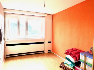 APPARTEMENT  F4 METZ : 82 000 EUR FAI.  A SAISIR, appartement de type F4 de 90 m2 à conforter comprenant entreé, trois chambres, séjour, salle d'eau, salle de bains, wc, loggia, cave 
 Contact : Bernard BLOCH 06.150.144.36